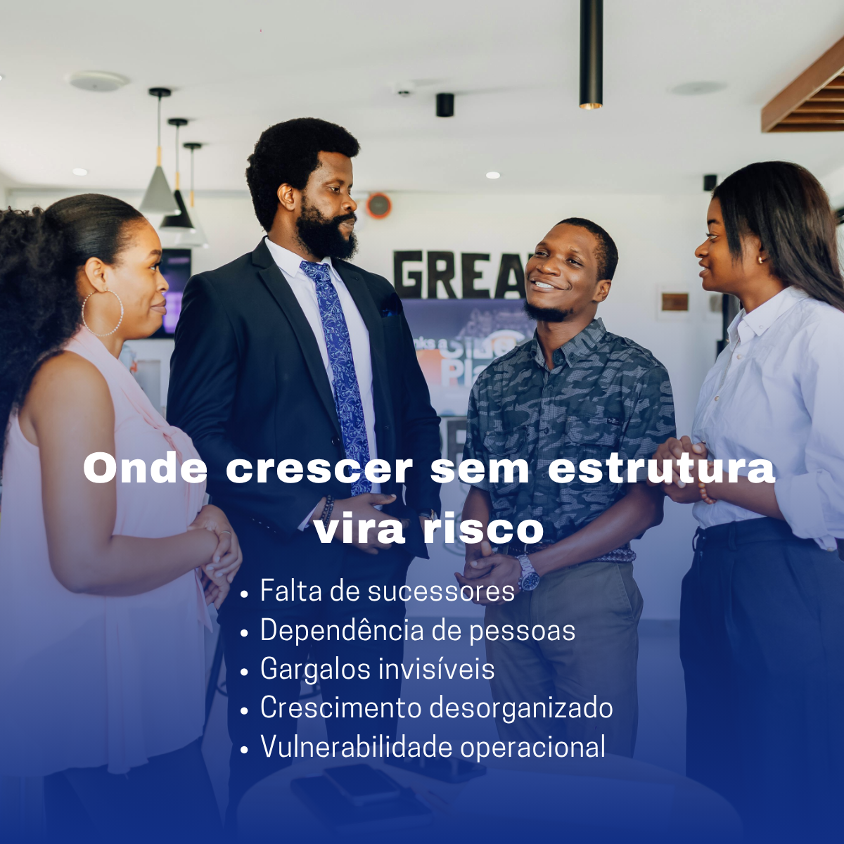 Alt=Equipe de mapeamento preventivo no hall